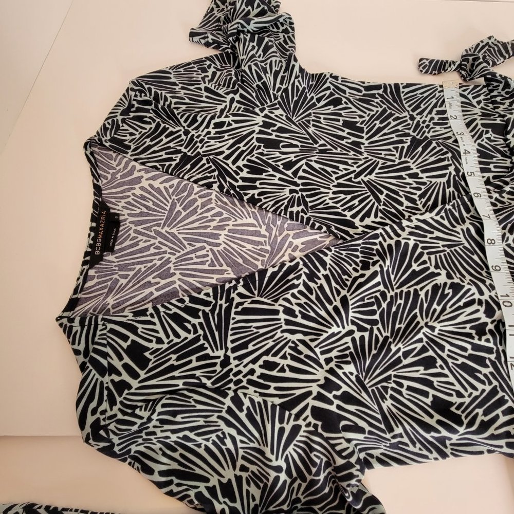 BCBG MAXAZRIA Leafy Print Mid Length Womens Long Sleeve Knit Wrap Dress, Size S - Picture 5 of 12